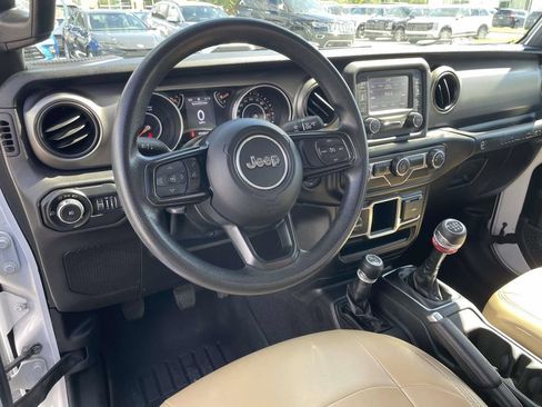 Used 2021 Jeep Wrangler Sport AWD/4WD image 8