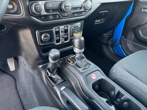 Used 2024 Jeep Wrangler Sport S image 25