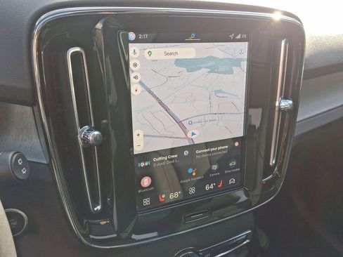 New 2026 Volvo XC40 B4 Core image 16