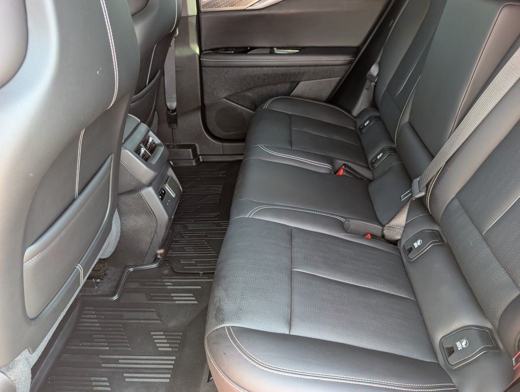 Certified 2025 Cadillac Optiq Sport 2 w/ LPO, Floor Liner Package AWD/4WD image 17