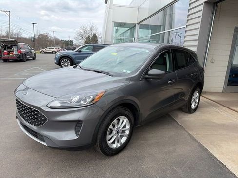 Certified 2022 Ford Escape SE w/ Convenience Package image 2