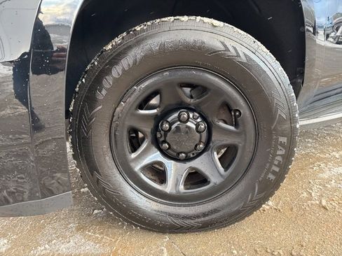 Used 2017 Chevrolet Tahoe 4WD w/ Remote Keyless Entry Package image 46