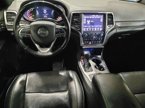 Used 2018 Jeep Grand Cherokee Overland AWD/4WD image 22