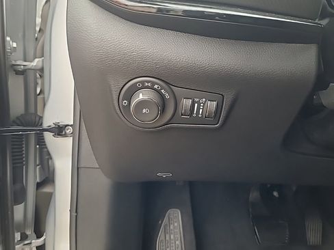 New 2025 Jeep Compass Limited w/ Sun & Sound Group image 30