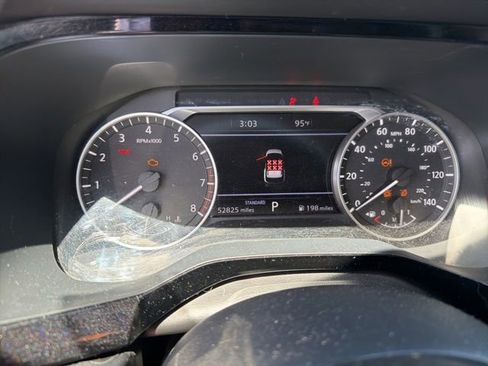 Used 2022 Nissan Pathfinder SL w/ SL Black Package FWD image 10