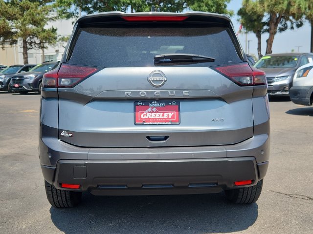 Used 2024 Nissan Rogue S AWD/4WD image 11
