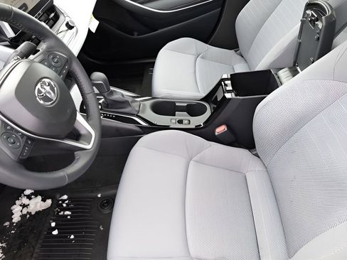 Certified 2025 Toyota Corolla SE w/ SE Premium Package image 38