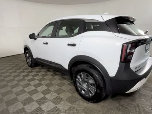 Used 2025 Nissan Kicks S FWD image 7