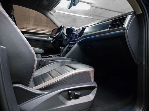 Used 2022 Volkswagen Atlas SEL Premium image 38