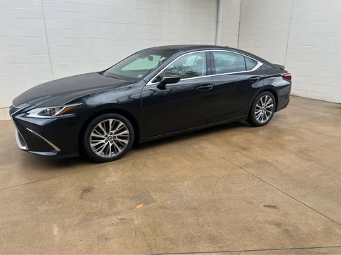 Used 2021 Lexus ES 350 w/ Premium Package image 4