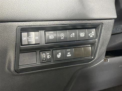 Used 2023 Toyota Tundra Limited w/ Power Package AWD/4WD image 16