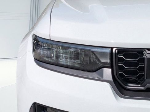 New 2026 Jeep Grand Cherokee Limited RWD image 9