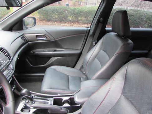 Used 2017 Honda Accord Sport Special Edition image 23