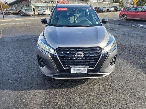 Certified 2022 Nissan Kicks SR w/ Premium Package image 3
