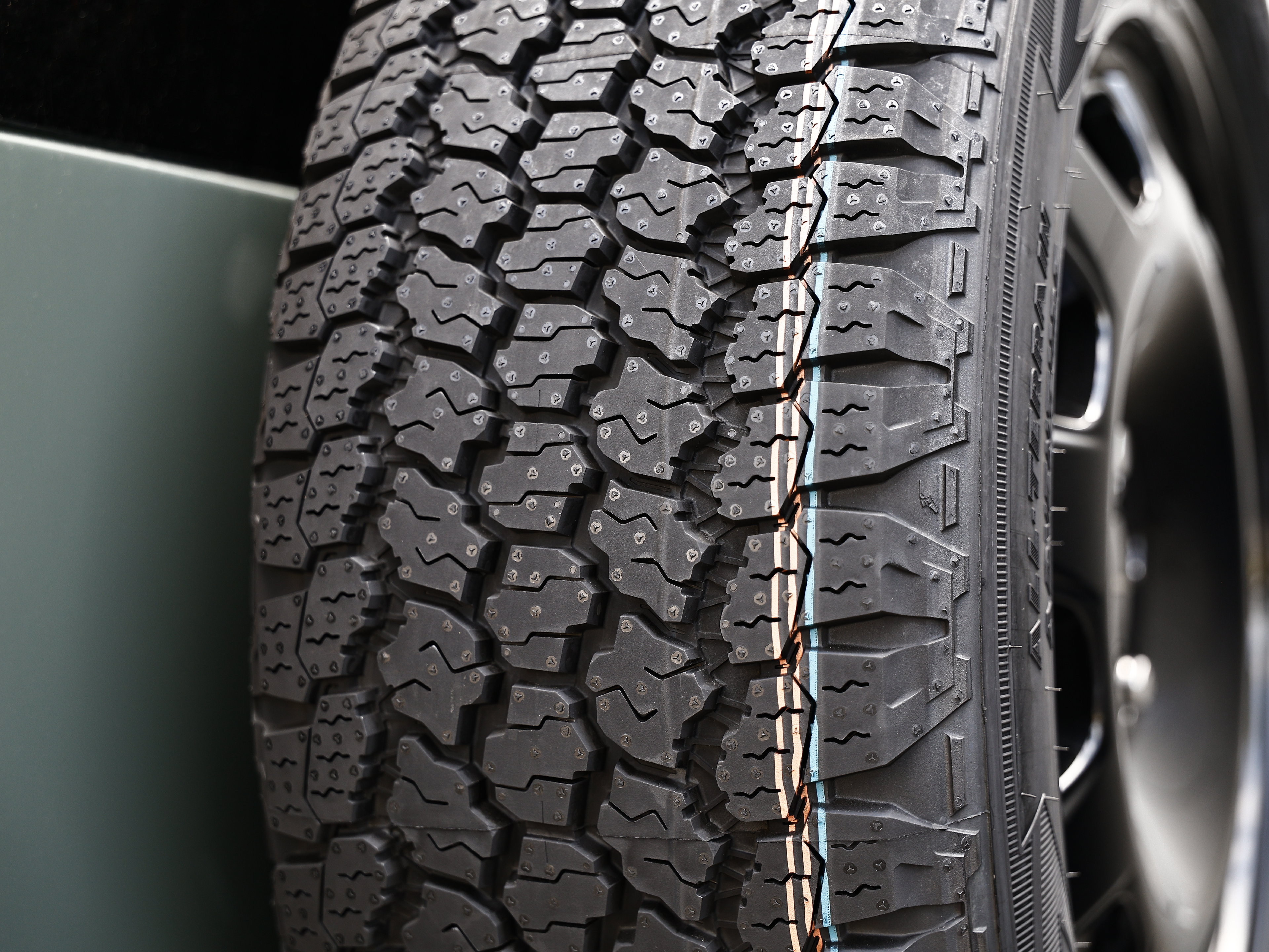 New 2026 Land Rover Defender 110 AWD/4WD image 13