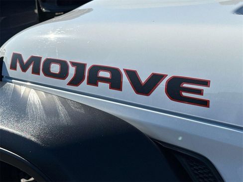 Used 2022 Jeep Gladiator Mojave image 9