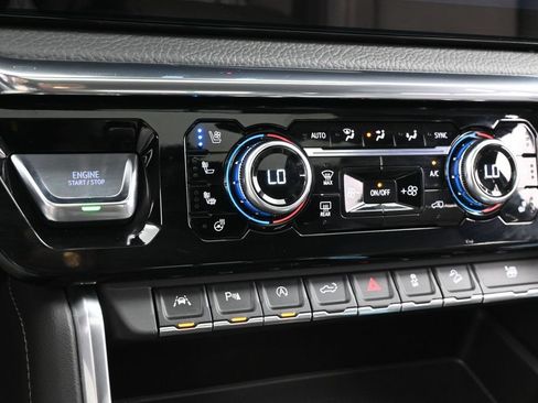 Used 2023 GMC Sierra 1500 Denali AWD/4WD image 28