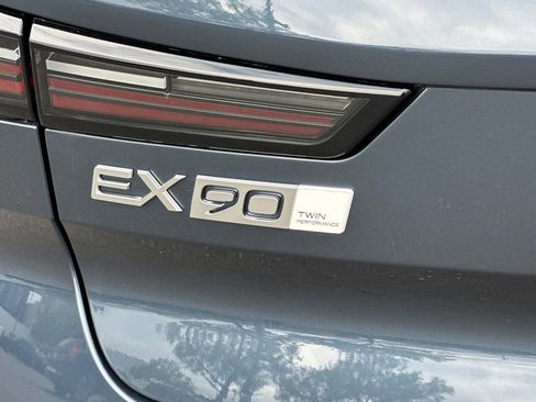 New 2025 Volvo EX90 Ultra AWD/4WD image 12