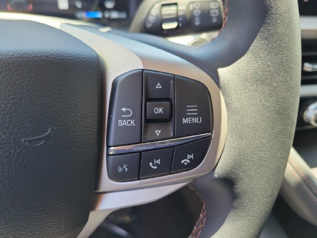 Used 2026 Ford Explorer Active w/ Active Comfort Package RWD image 6