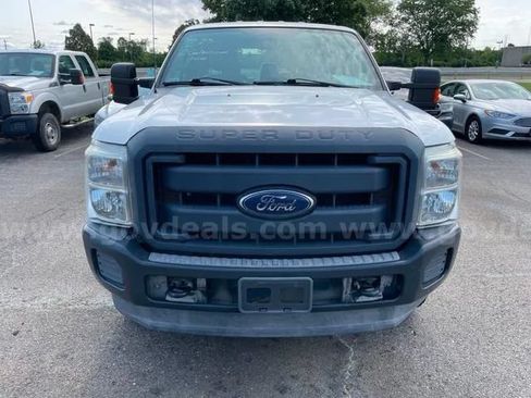 Used 2016 Ford F250 XL w/ Power Equipment Group AWD/4WD image 2