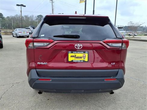Used 2019 Toyota RAV4 LE image 3