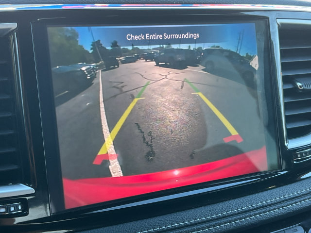 Used 2025 Chrysler Pacifica Select FWD image 24