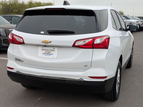 Used 2021 Chevrolet Equinox LT image 3