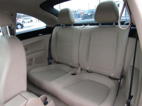 Used 2017 Volkswagen Beetle 1.8T SE image 17