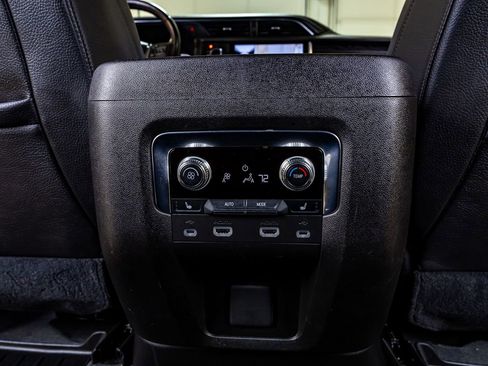 Used 2021 GMC Yukon Denali w/ LPO, Illumination Package AWD/4WD image 33