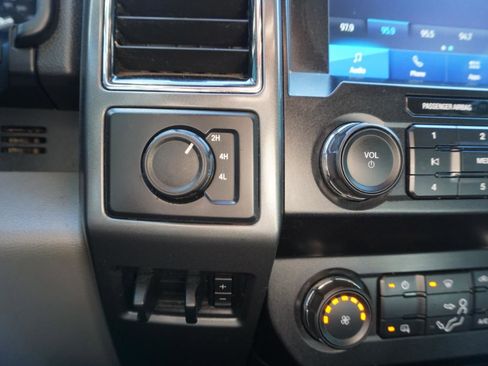 Used 2020 Ford F250 XLT w/ Snow Plow Prep Package image 16