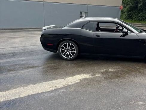 Used 2022 Dodge Challenger R/T w/ Plus Package RWD image 4