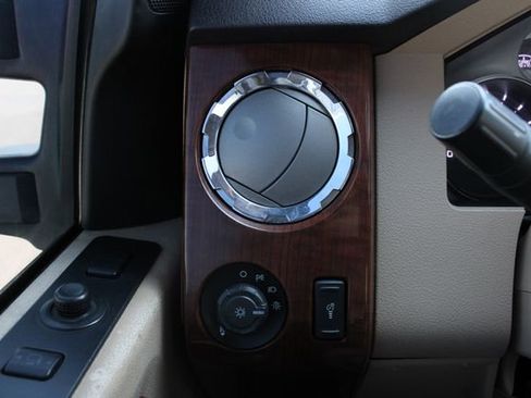 Used 2015 Ford F250 King Ranch w/ FX4 Off-Road Package AWD/4WD image 7