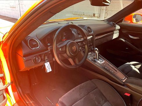 Certified 2021 Porsche 718 Cayman GT4 RWD image 4