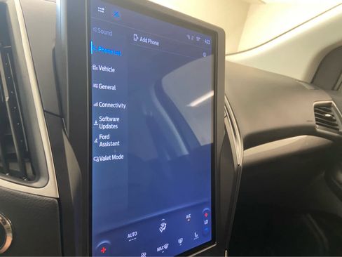 Used 2024 Ford Edge SEL image 28