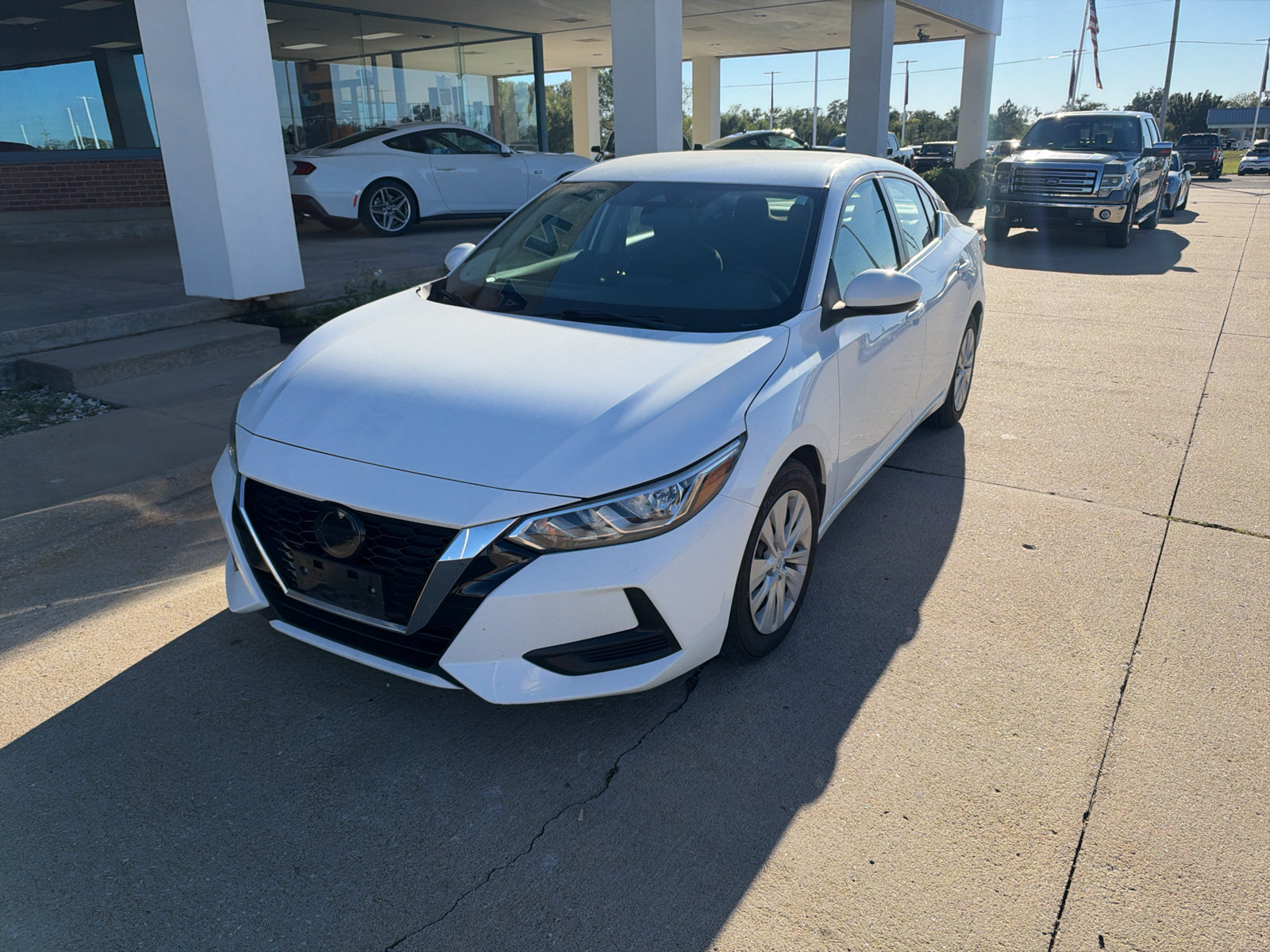 Used 2022 Nissan Sentra S FWD image 2