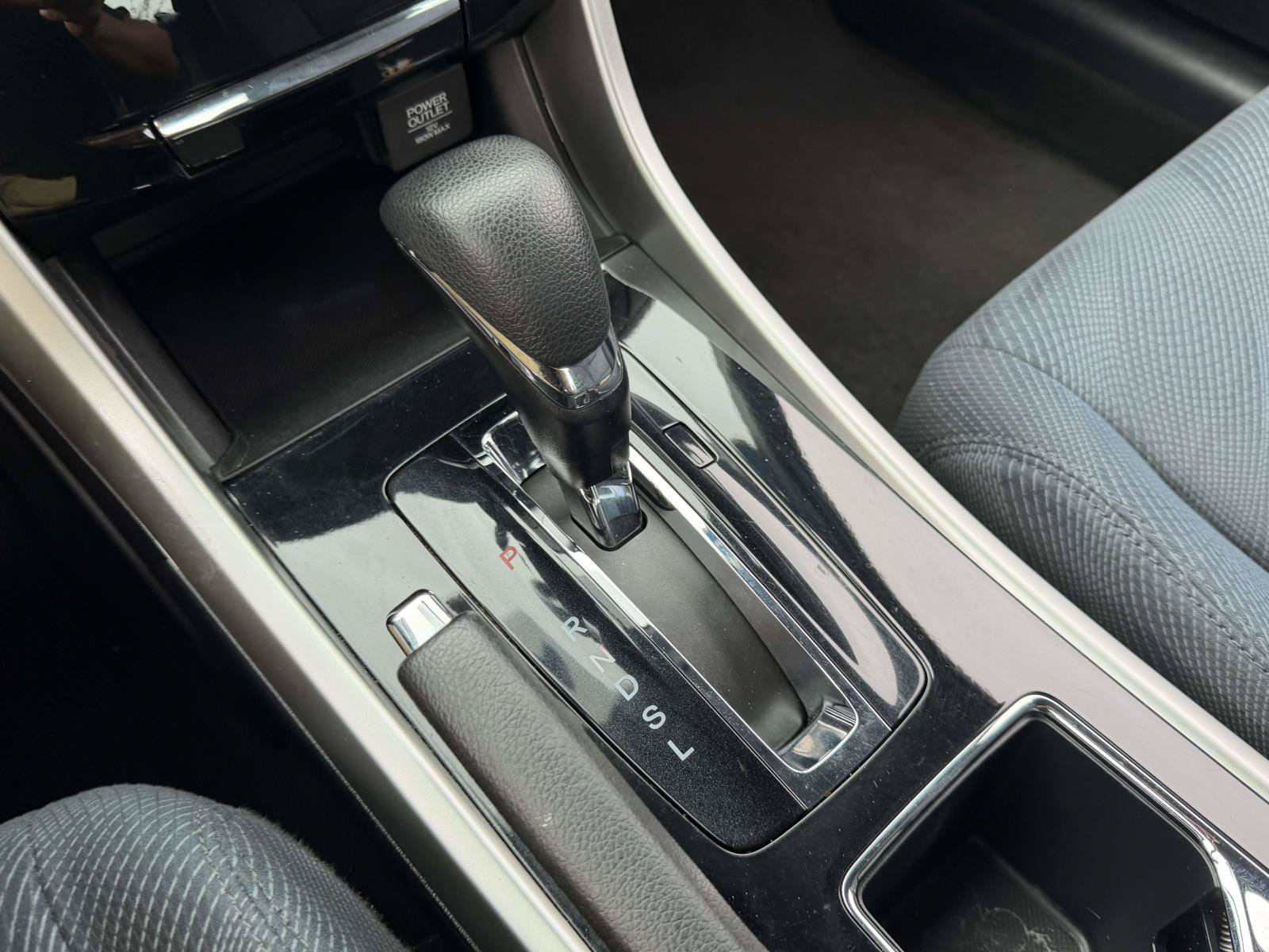 Used 2016 Honda Accord EX image 25