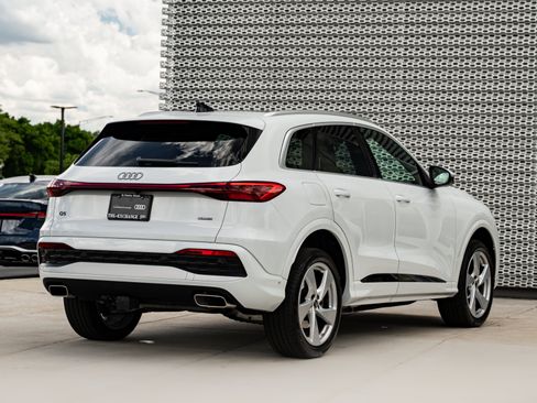 Certified 2025 Audi Q5 Premium Plus w/ Premium Plus AWD/4WD image 4