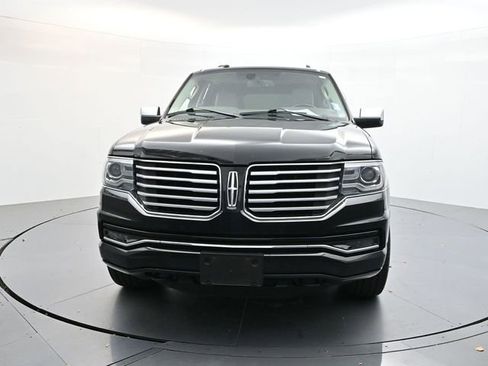 Used 2017 Lincoln Navigator Select image 2