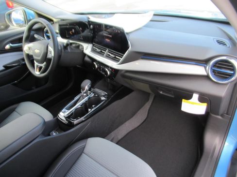 New 2026 Chevrolet Trax LT w/ Driver Confidence Package image 11