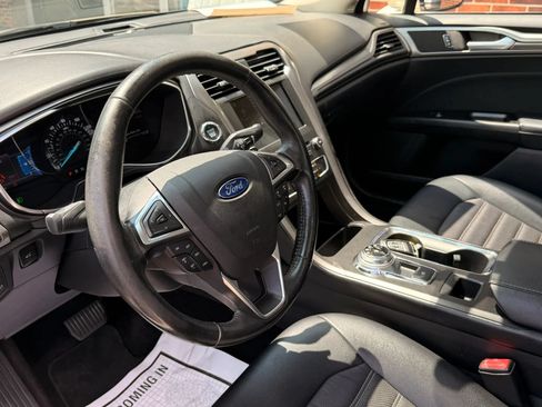 Used 2017 Ford Fusion SE w/ Equipment Group 201A AWD/4WD image 8
