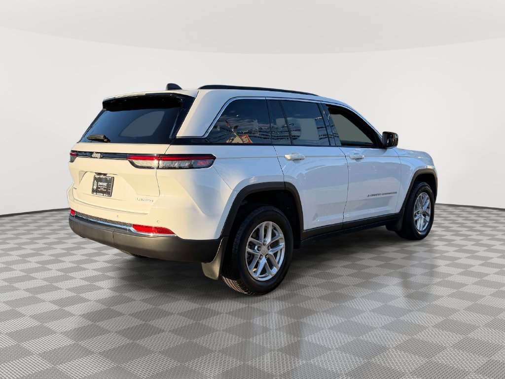 Used 2025 Jeep Grand Cherokee Laredo X w/ Luxury Tech Group I AWD/4WD image 10