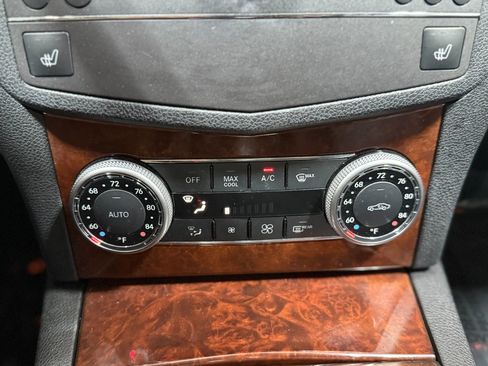 Used 2010 Mercedes-Benz C 300 C 300 Sport Sedan 4D image 21