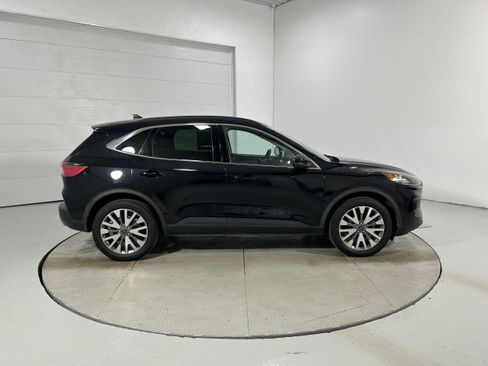 Used 2020 Ford Escape Titanium AWD/4WD image 36