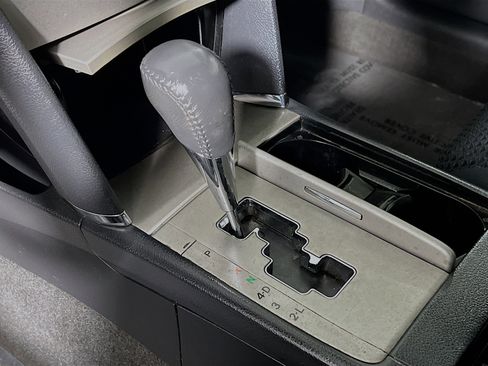 Used 2009 Toyota Camry SE FWD image 23