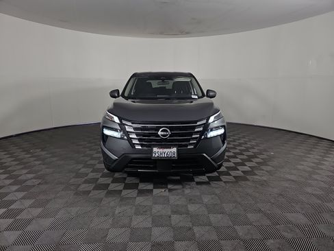 Used 2025 Nissan Rogue SV FWD image 9