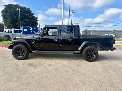 Used 2023 Jeep Gladiator Sport AWD/4WD image 6