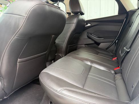 Used 2013 Ford Focus Titanium FWD image 23