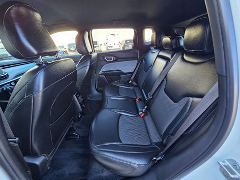 Used 2024 Jeep Compass Latitude image 19