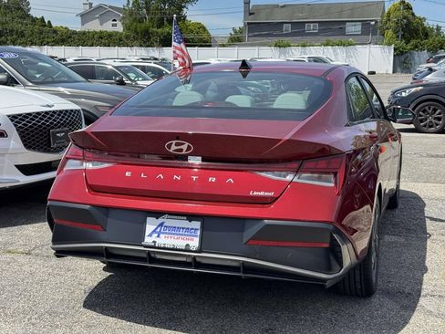 Certified 2025 Hyundai Elantra Limited FWD image 8