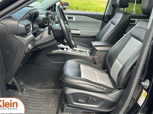 Used 2022 Ford Explorer XLT w/ XLT Sport Appearance Package image 14